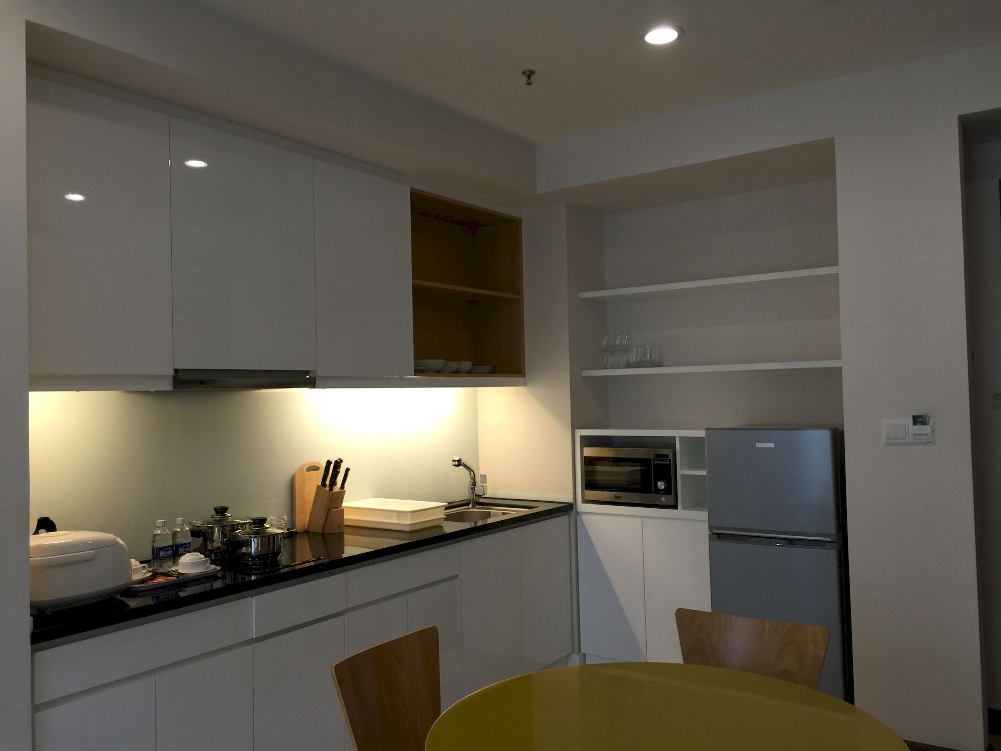Bluesky Serviced Airport Plaza Apartment *