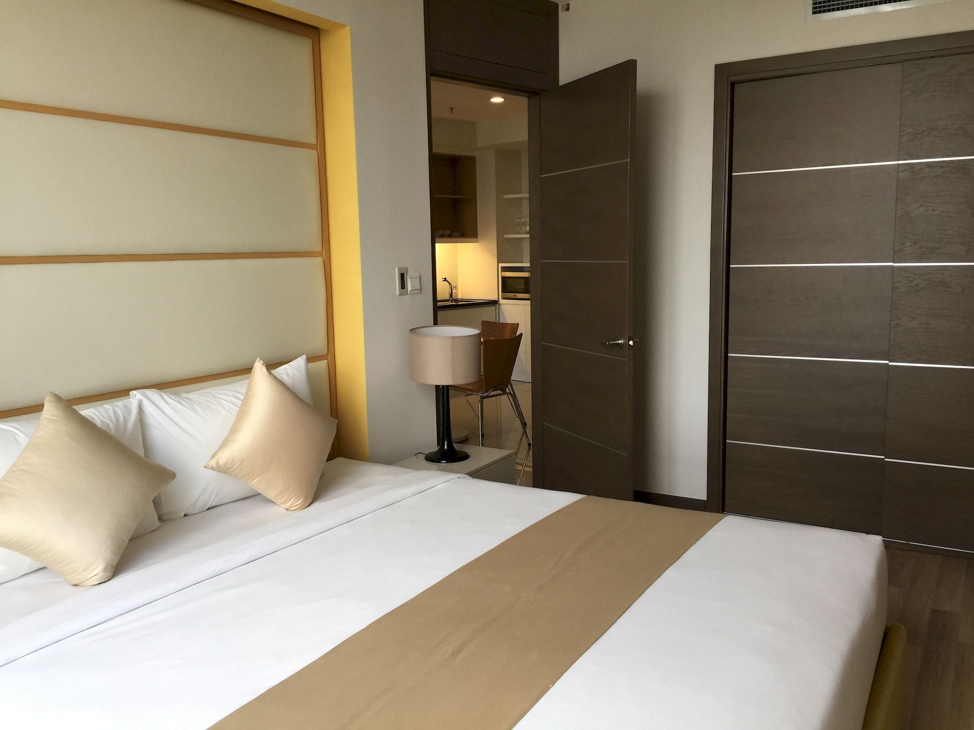 Bluesky Serviced Airport Plaza * Ho Chi Minh City